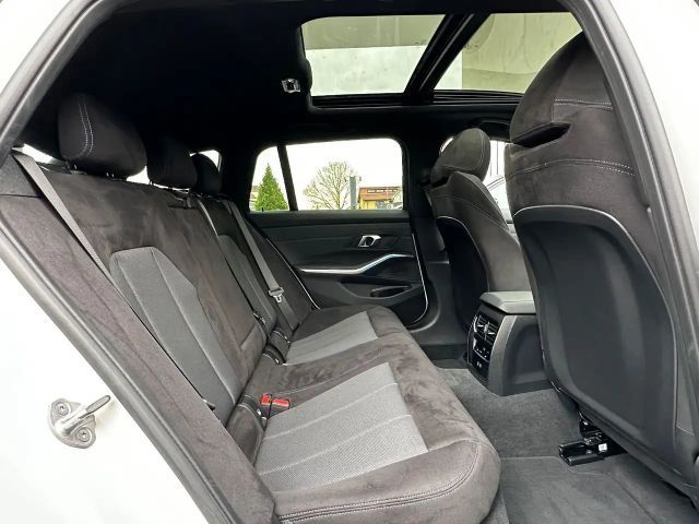 BMW 320 320d M-Sport Touring