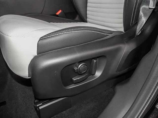 Land Rover Discovery D300 Dynamic SE