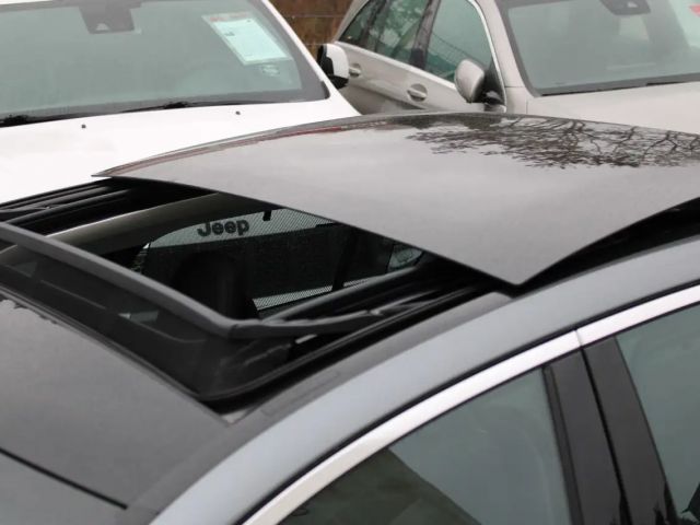 Mercedes-Benz C 200 AMG Line Sedan