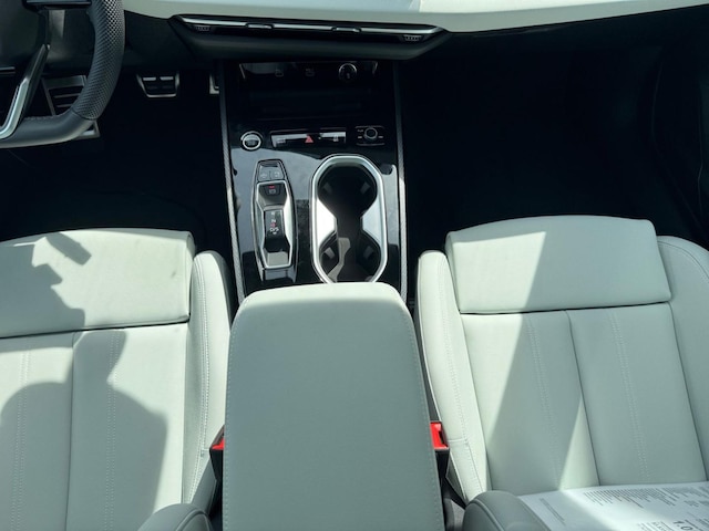 Audi A6 Avant Quattro S-Tronic