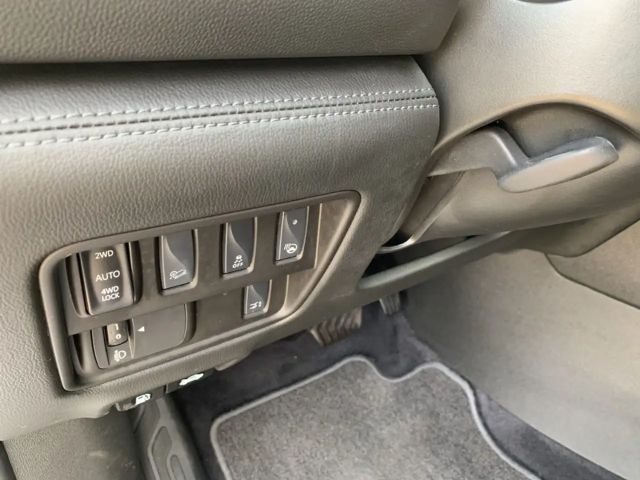 Renault Koleos Blue Initiale Paris