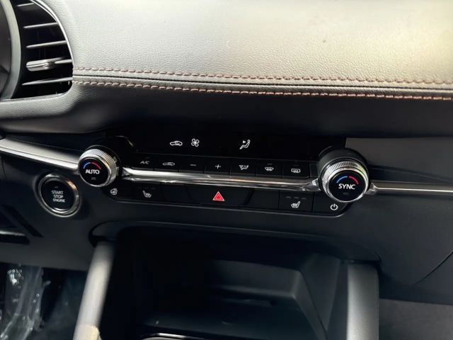 Mazda 3 2.5L SkyActiv e-Skyactiv