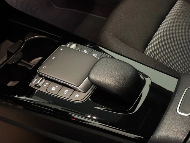 Mercedes-Benz CLA 200 CLA 200 d