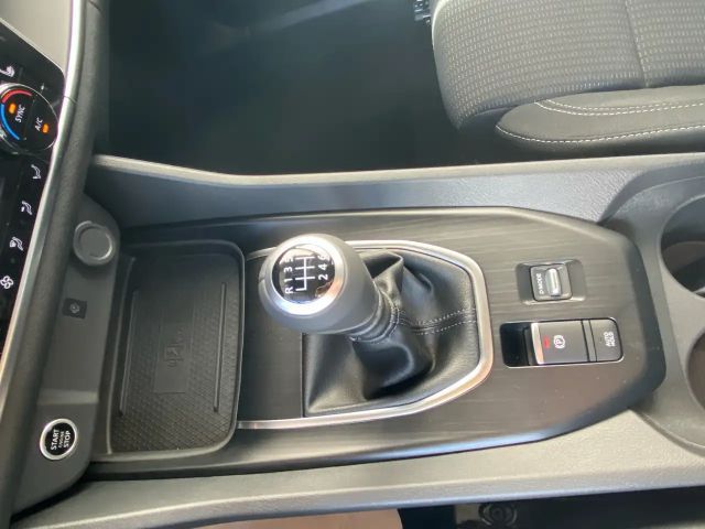 Nissan Qashqai 1,3 MHEV First Edition +