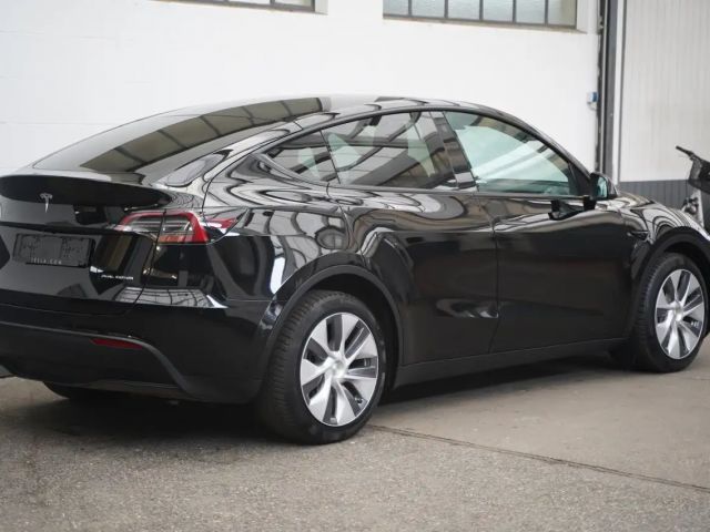 Tesla Model Y AWD Long Range
