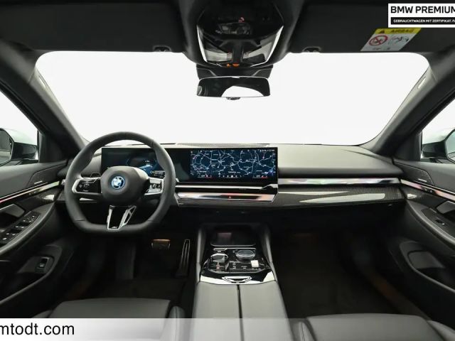 BMW i5 Sedan