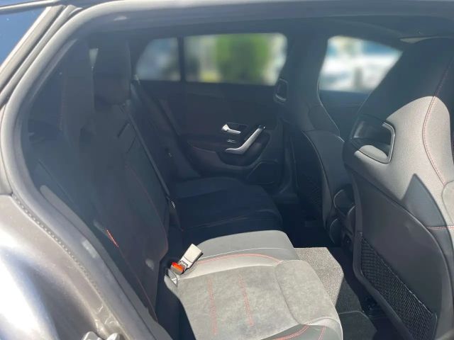 Mercedes-Benz CLA 180 AMG Line Shooting Brake