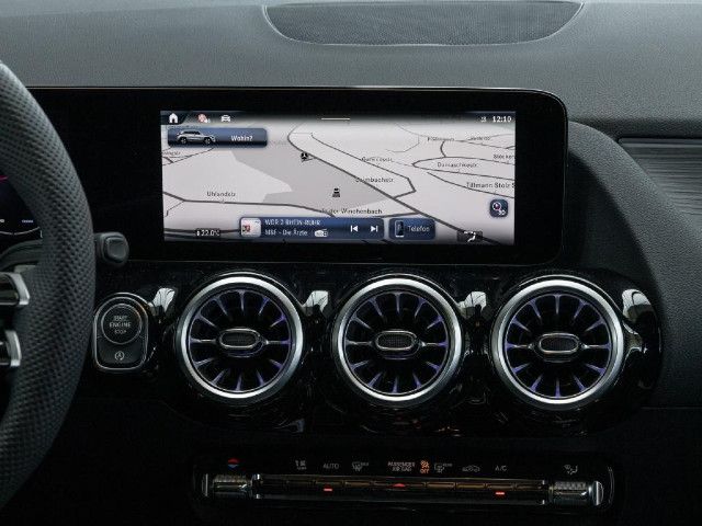 Mercedes-Benz GLA 180 AMG Line