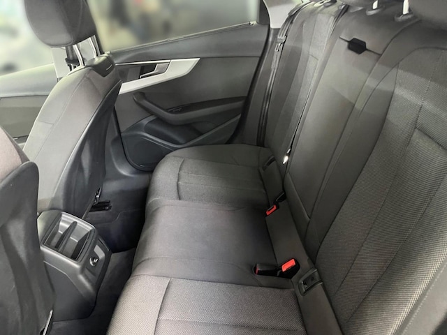 Audi A4 40 TFSI Avant S-Tronic