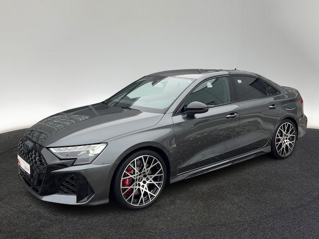 Audi RS3 Quattro S-Tronic Sedan