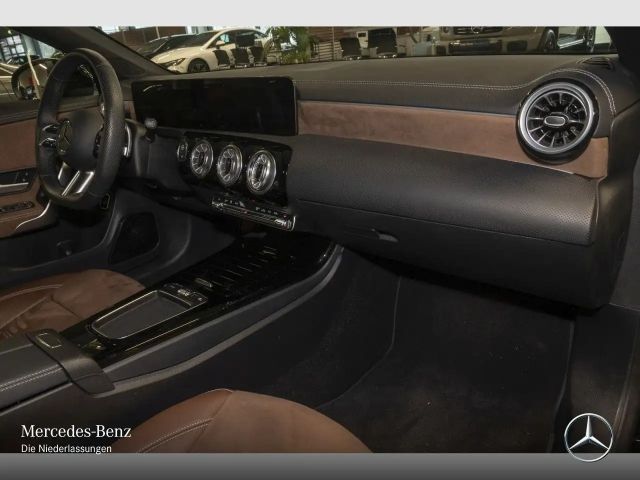 Mercedes-Benz CLA 200 AMG Line Coupé