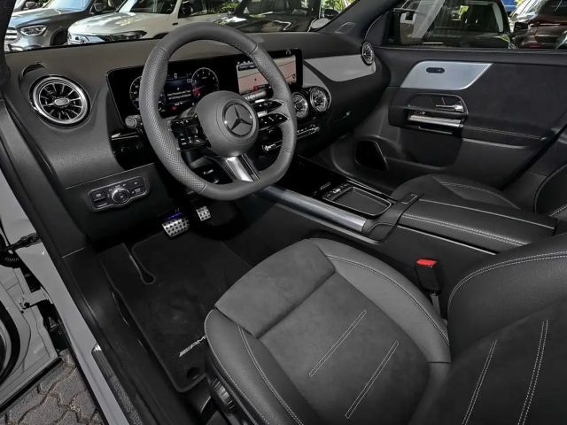 Mercedes-Benz GLA 200 AMG Line