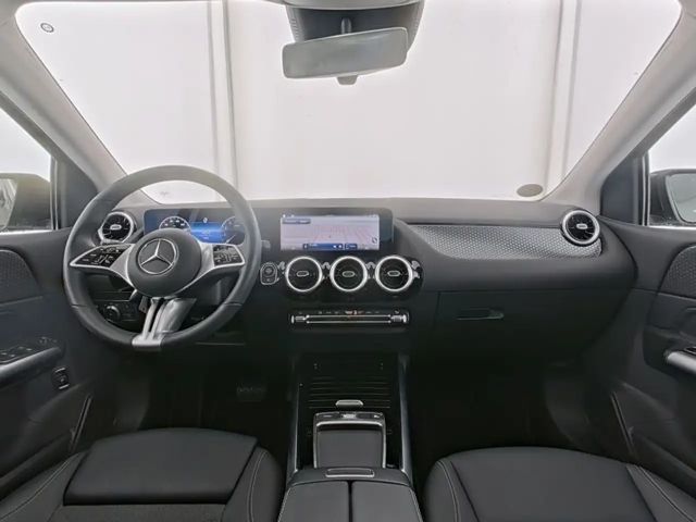 Mercedes-Benz B 200 Sedan