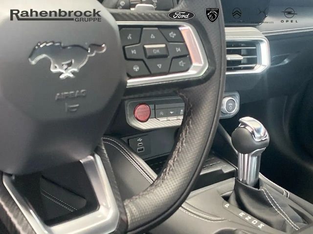 Ford Mustang Fastback GT 5.0 V8