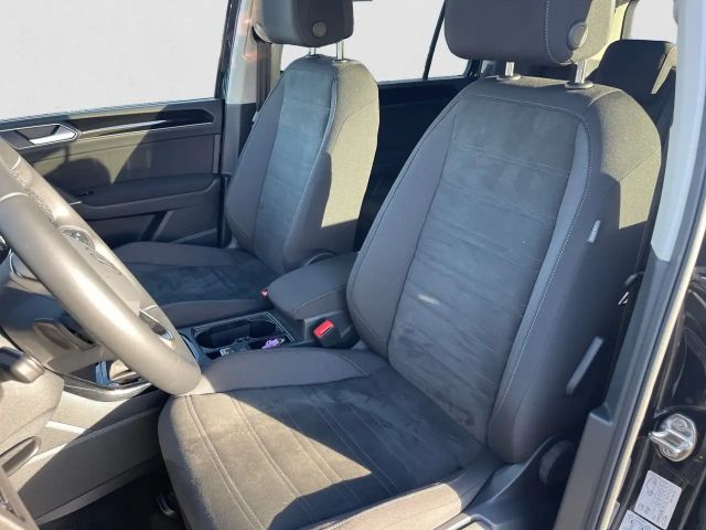 Volkswagen Touran DSG Highline R-Line