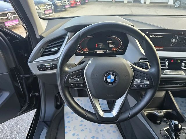 BMW 120 120d Sedan xDrive