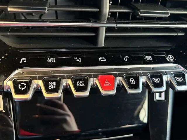 Peugeot E-2008 Allure Pack