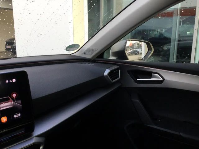 Seat Leon 1.5 eTSI FR-lijn Sportstourer