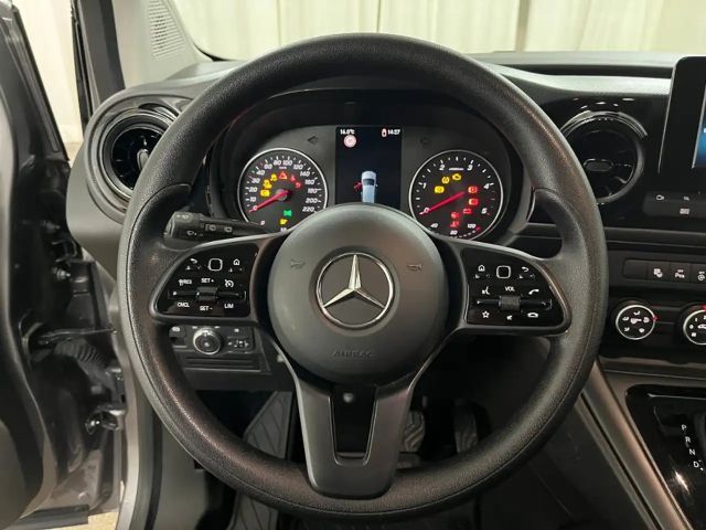 Mercedes-Benz T 180 T 180 d 7Gtr RfKam MBUX Totwi  CarPlay