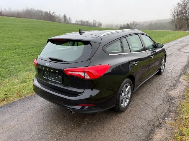 Ford Focus Cool & Connect Wagon