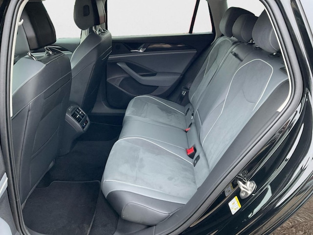 Volkswagen Passat 1.5 eTSI Business DSG