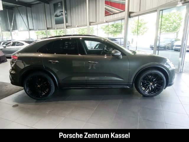 Porsche Macan 4