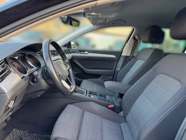 Volkswagen Passat 1.5 TSI Business DSG Variant