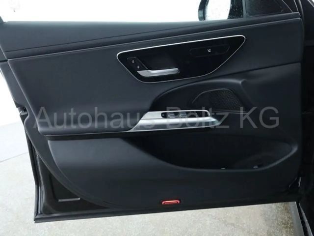 Mercedes-Benz E 200 Sedan