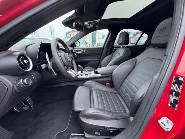 Alfa Romeo Giulia Competizione+SCHIEBEDACH+HARMAN+LEDER+BREMBO+
