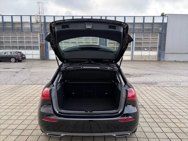 Mercedes-Benz A 180 LENKRADHEIZUNG LED HP KAMERA