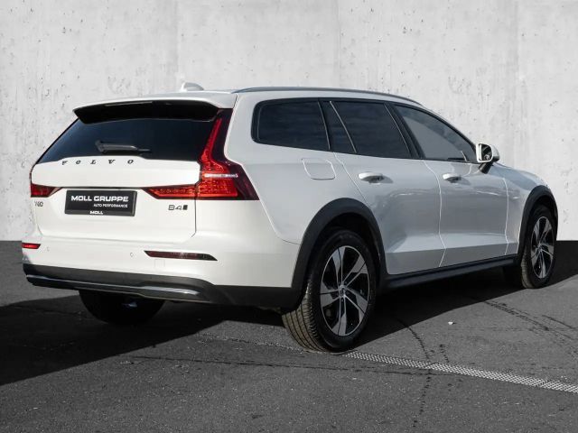 Volvo V60 Cross Country AWD Plus