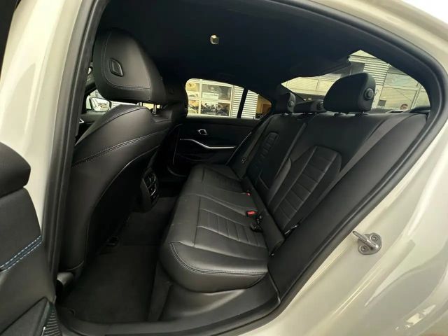 BMW 330 330i M-Sport Sedan xDrive