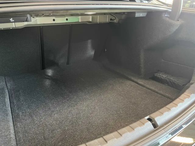 BMW 320 320d M-Sport Sedan