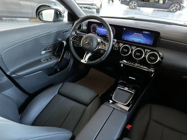 Mercedes-Benz CLA 200 Coupé Progressive