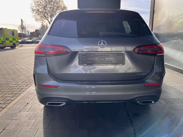 Mercedes-Benz B 180 AMG Line