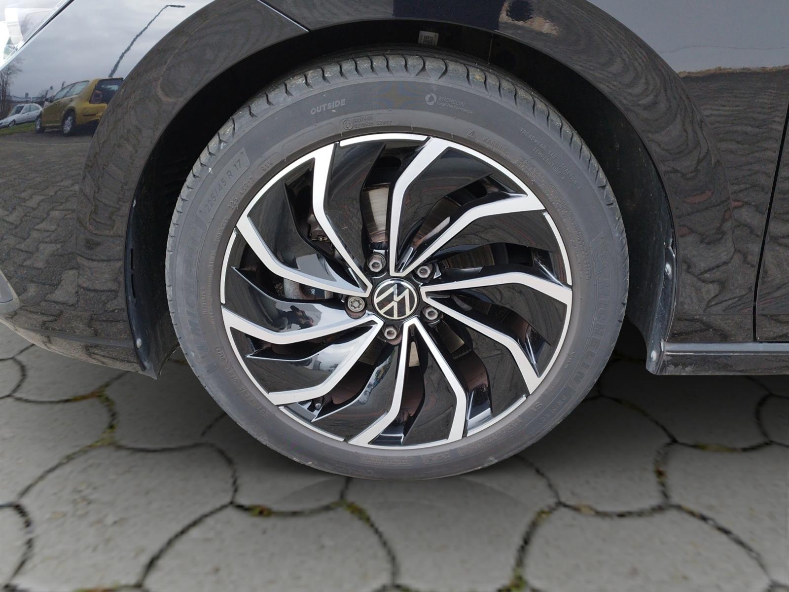 Volkswagen Golf 1.5 TSI Golf VIII