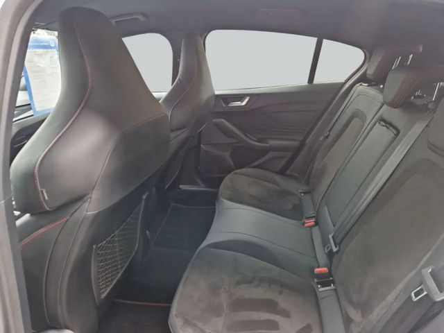 Ford Focus EcoBoost ST Line