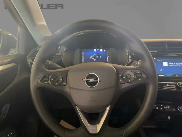Opel Corsa mit Allwetterreifen Kamera CarPlay