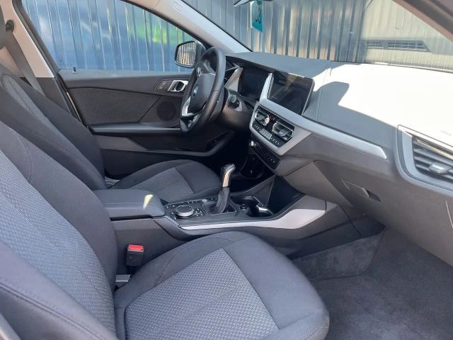 BMW 116 116i 5-deurs Sedan