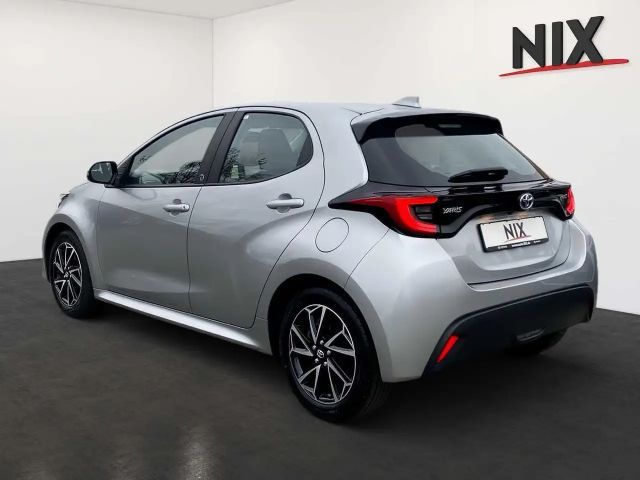 Toyota Yaris Hatchback Hybride Team D