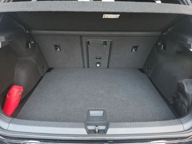 Volkswagen Golf 2.0 TSI Golf VIII