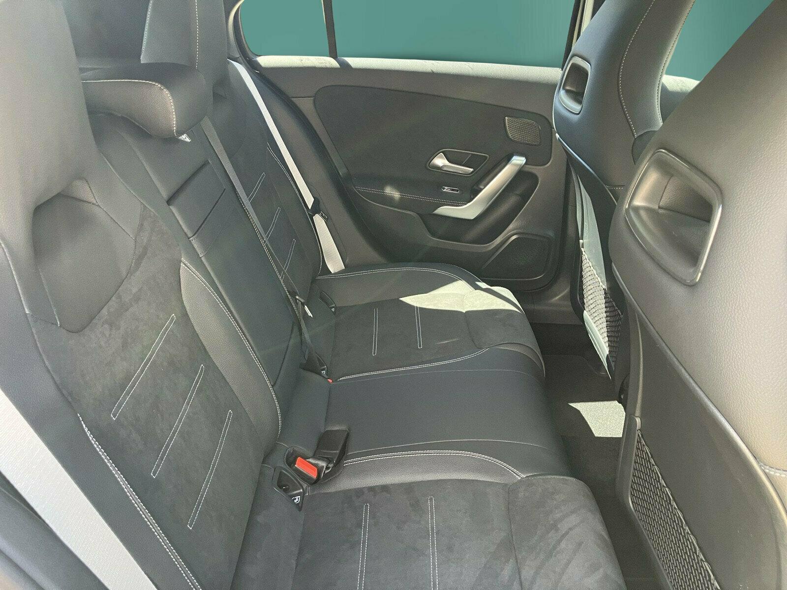 Mercedes-Benz A 200 A 200 d AMG Line