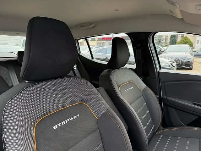 Dacia Sandero Essential Stepway TCe 90