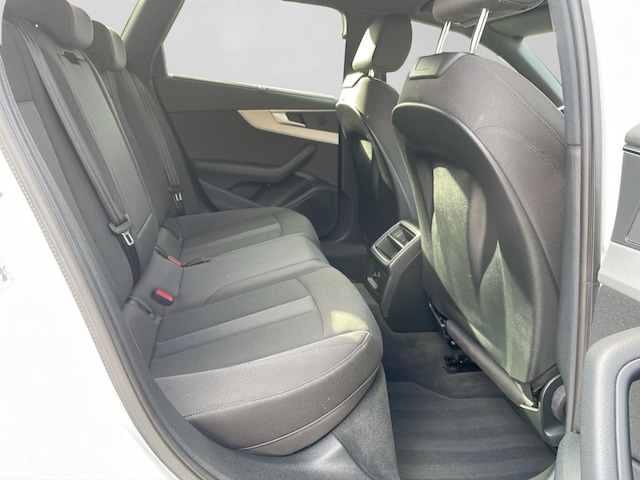 Audi A4 35 TFSI Avant S-Tronic