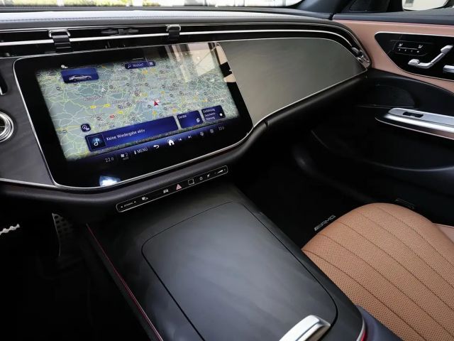 Mercedes-Benz E 200 AMG Line Sedan