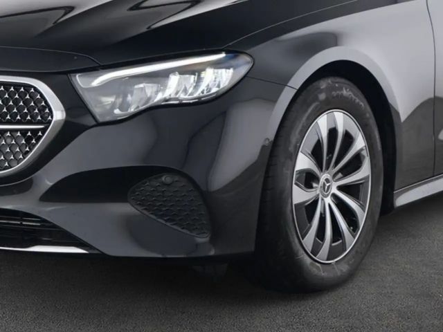 Mercedes-Benz E 200 Sedan