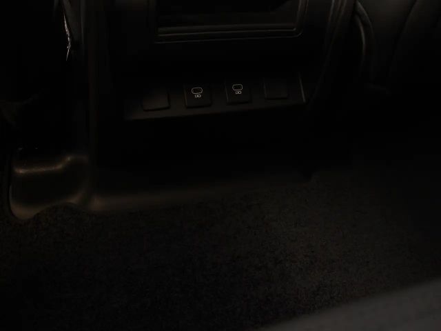 Land Rover Defender 3.0 110 D200 MHEV S