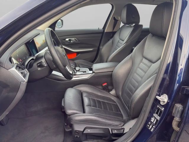 BMW 330 330i Luxury Line Touring xDrive