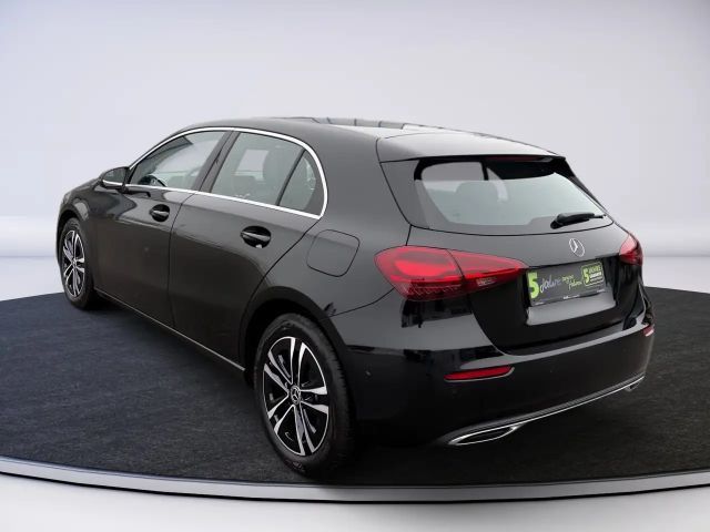 Mercedes-Benz A 180 LENKRADHEIZUNG LED HP USB PAKET