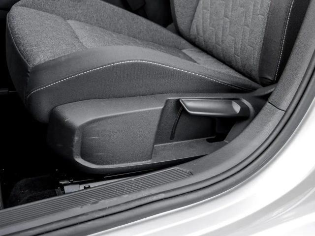 Volkswagen Golf 1.5 TSI Golf VIII Move Variant